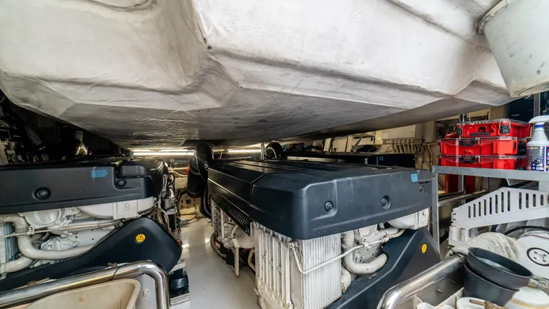 Slide: The Image of Azimut 77S 2017 - 118