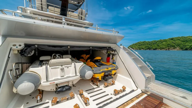 Slide: The Image of Azimut 77S 2017 - 63