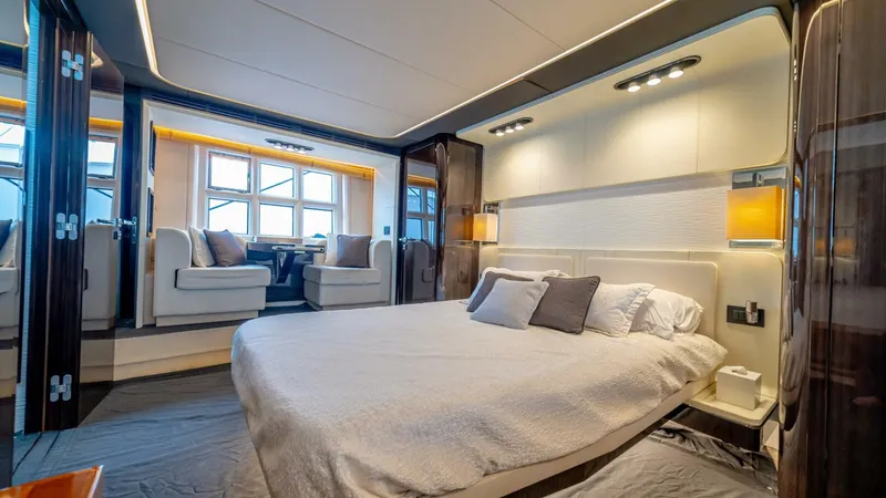 Slide: The Image of Azimut 77S 2017 - 91