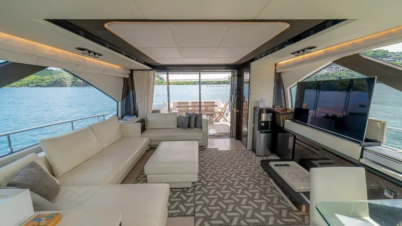 Slide: The Image of Azimut 77S 2017 - 17