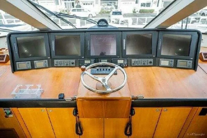 Slide: The Image of Hatteras 77 Enclosed Bridge 2008 - 1