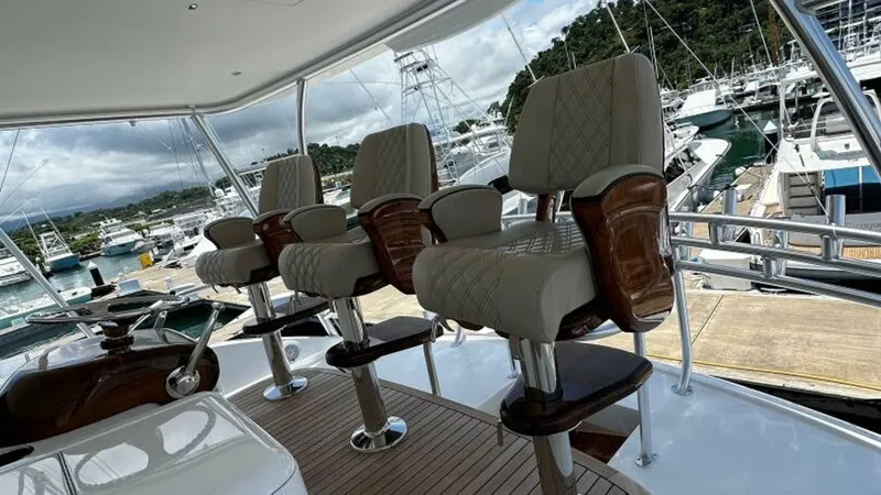 Slide: The Image of Viking 82 Convertible 2025 - 49