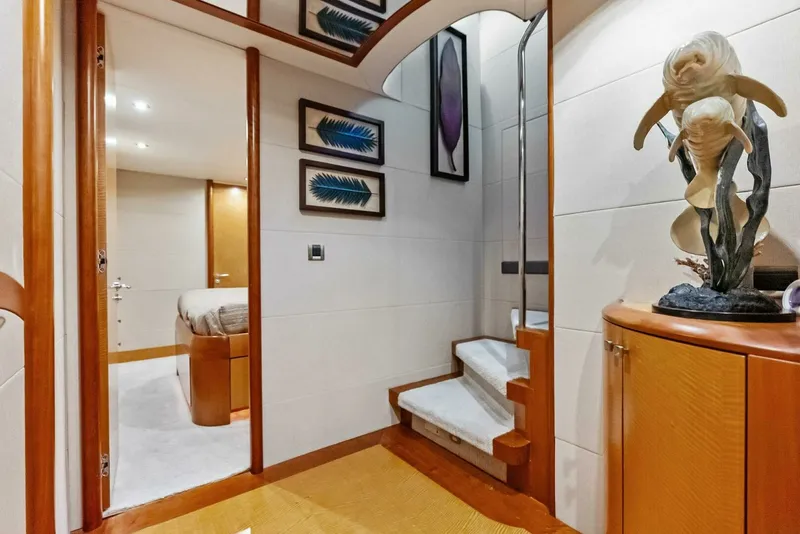 Slide: The Image of Lazzara Yachts 84 Skylounge 2006 - 45