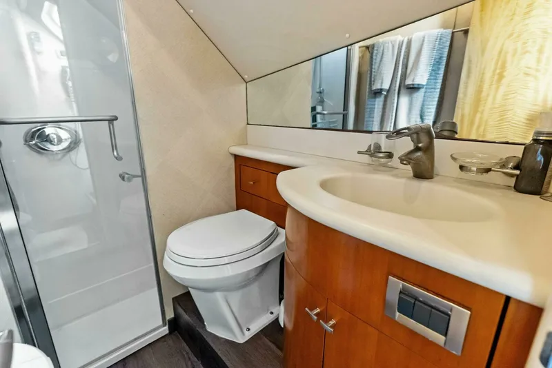 Slide: The Image of Lazzara Yachts 84 Skylounge 2006 - 76