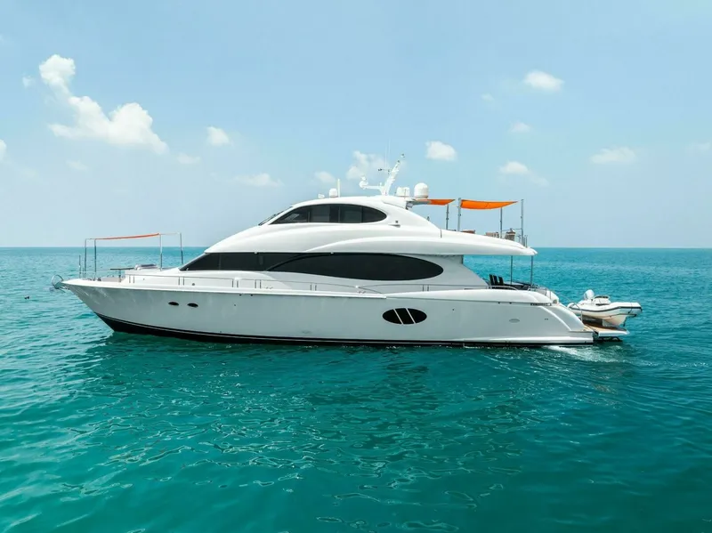 Slide: The Image of Lazzara Yachts 84 Skylounge 2006 - 6