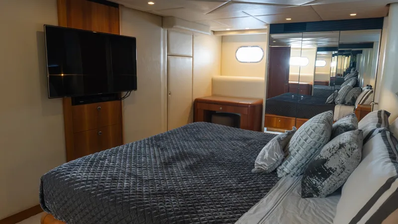 Slide: The Image of Oceanfast 87 Enclosed Bridge Sportfish 1996 - 11