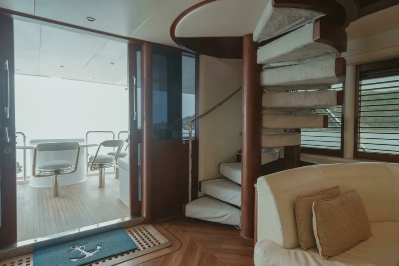 Slide: The Image of Oceanfast 87 Enclosed Bridge Sportfish 1996 - 10