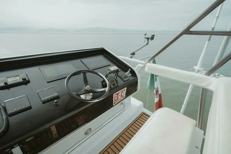 Slide: The Image of Oceanfast 87 Enclosed Bridge Sportfish 1996 - 30
