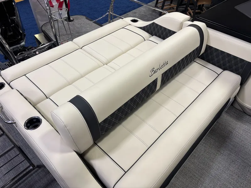 Slide: The Image of Barletta Boats L25UCA Triple-Toon 2026 - 7