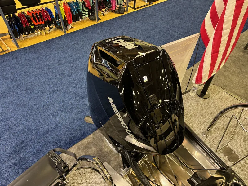Slide: The Image of Barletta Boats L25UCA Triple-Toon 2026 - 9