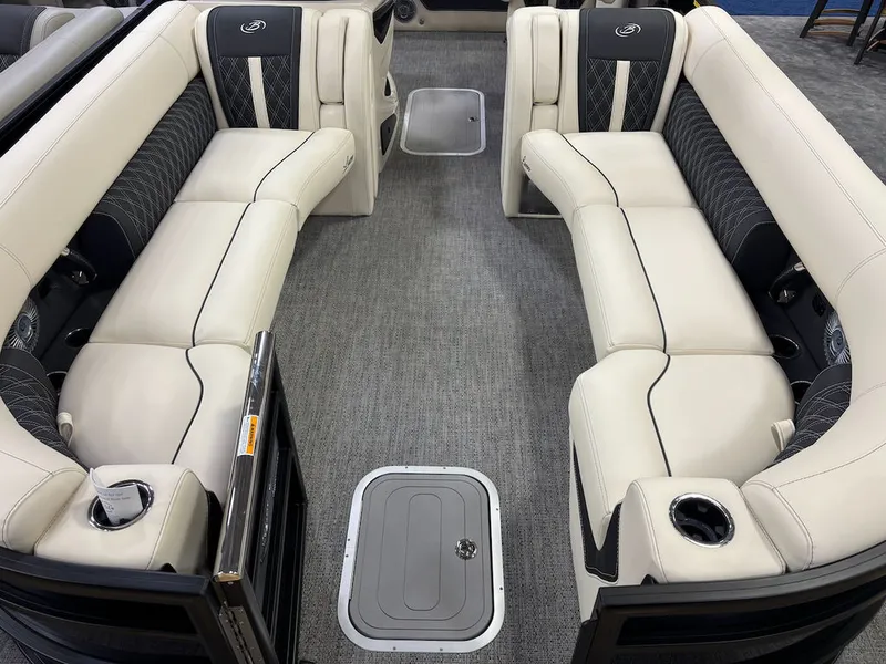 Slide: The Image of Barletta Boats L25UCA Triple-Toon 2026 - 2