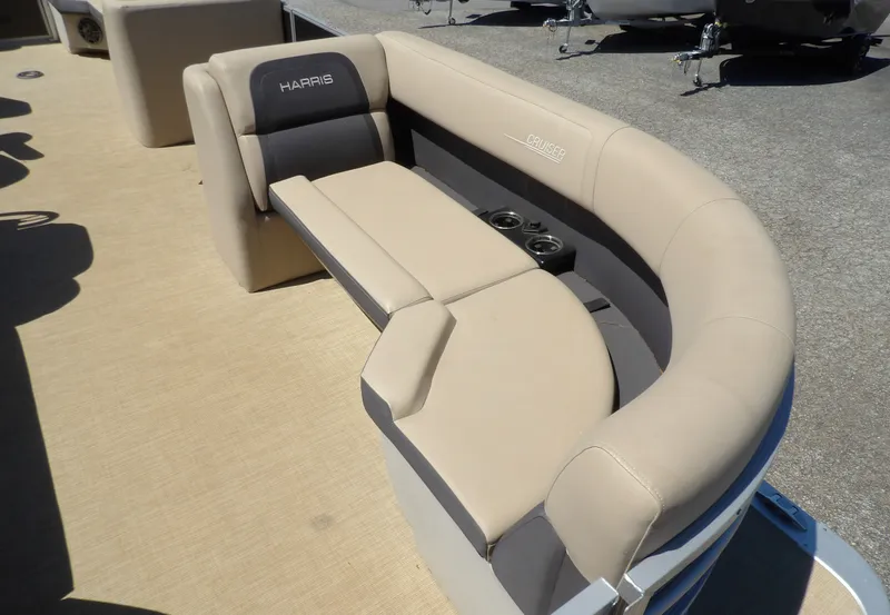 Slide: The Image of Harris 230 Cruiser 2025 - 6