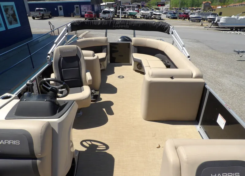 Slide: The Image of Harris 230 Cruiser 2025 - 8