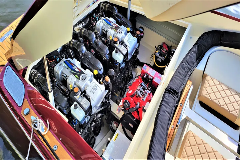 Slide: The Image of Chris-Craft 34 CORSAIR 2021 - 18