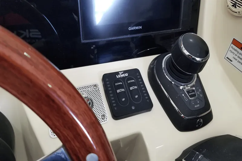 Slide: The Image of Chris-Craft 34 CORSAIR 2021 - 25