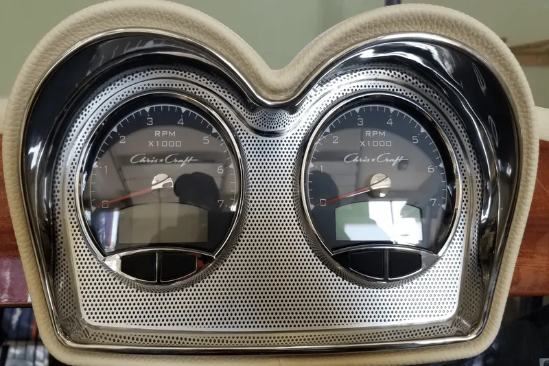 Slide: The Image of Chris-Craft 34 CORSAIR 2021 - 27