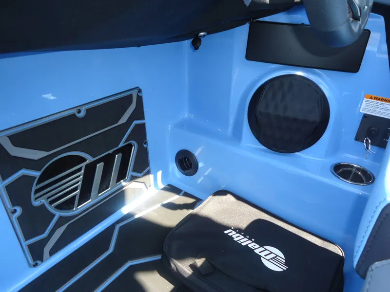 Slide: The Image of Malibu Boats 24 MXZ 2026 - 7