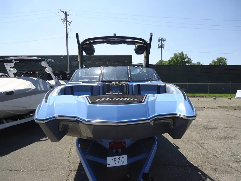 Slide: The Image of Malibu Boats 24 MXZ 2026 - 8