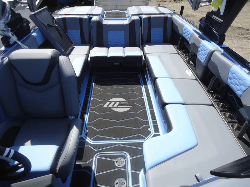 Slide: The Image of Malibu Boats 24 MXZ 2026 - 3