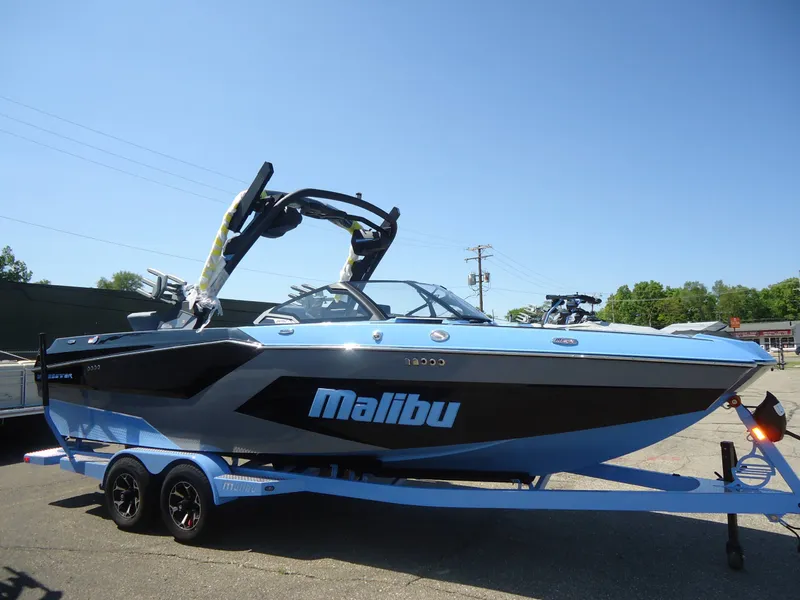 Slide: The Image of Malibu Boats 24 MXZ 2026 - 1