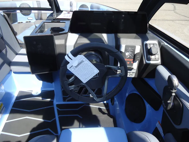 Slide: The Image of Malibu Boats 24 MXZ 2026 - 5