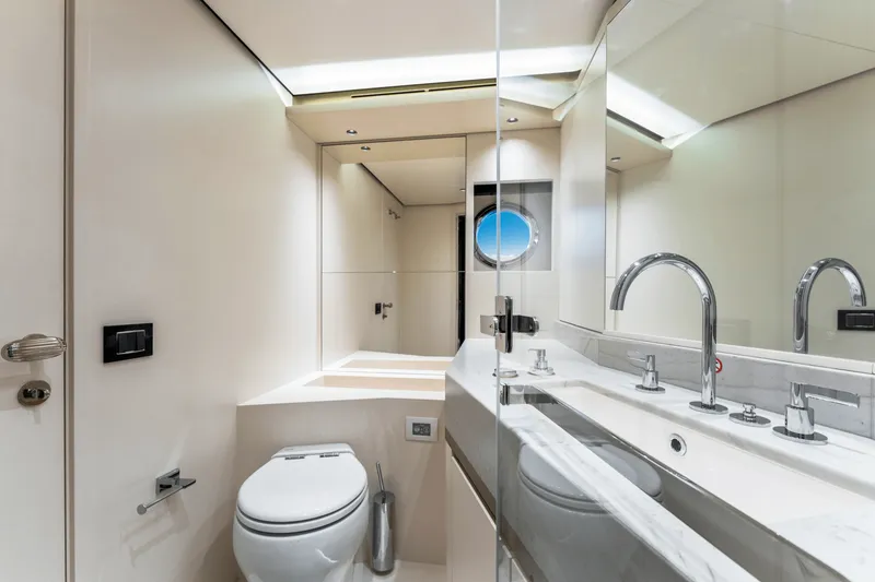 Slide: The Image of Azimut MAGELLANO 25 METRI 2023 - 22