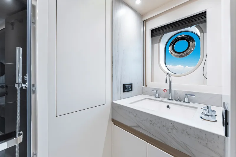 Slide: The Image of Azimut MAGELLANO 25 METRI 2023 - 29