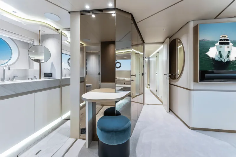 Slide: The Image of Azimut MAGELLANO 25 METRI 2023 - 37