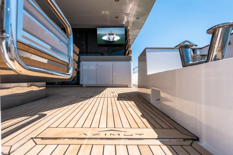 Slide: The Image of Azimut MAGELLANO 25 METRI 2023 - 71