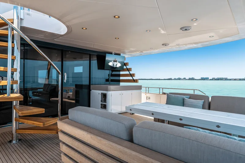 Slide: The Image of Azimut MAGELLANO 25 METRI 2023 - 73