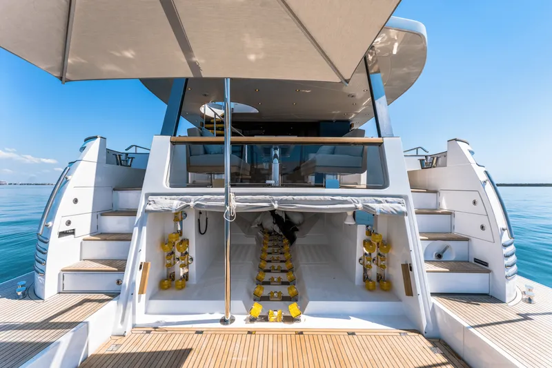 Slide: The Image of Azimut MAGELLANO 25 METRI 2023 - 77