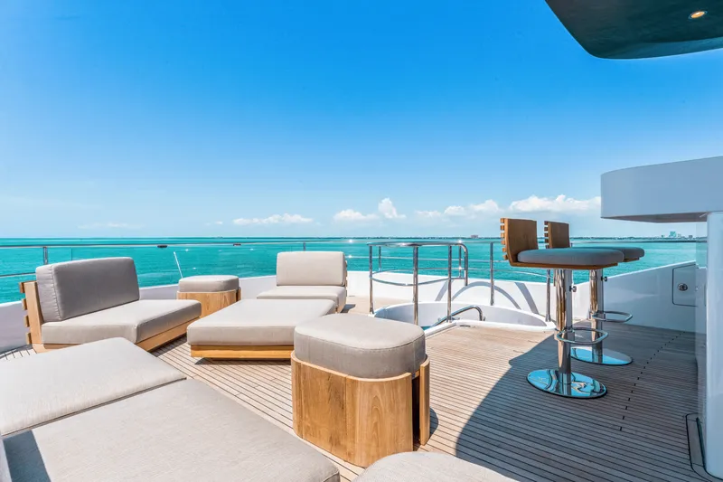 Slide: The Image of Azimut MAGELLANO 25 METRI 2023 - 85