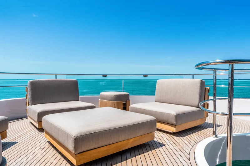 Slide: The Image of Azimut MAGELLANO 25 METRI 2023 - 86