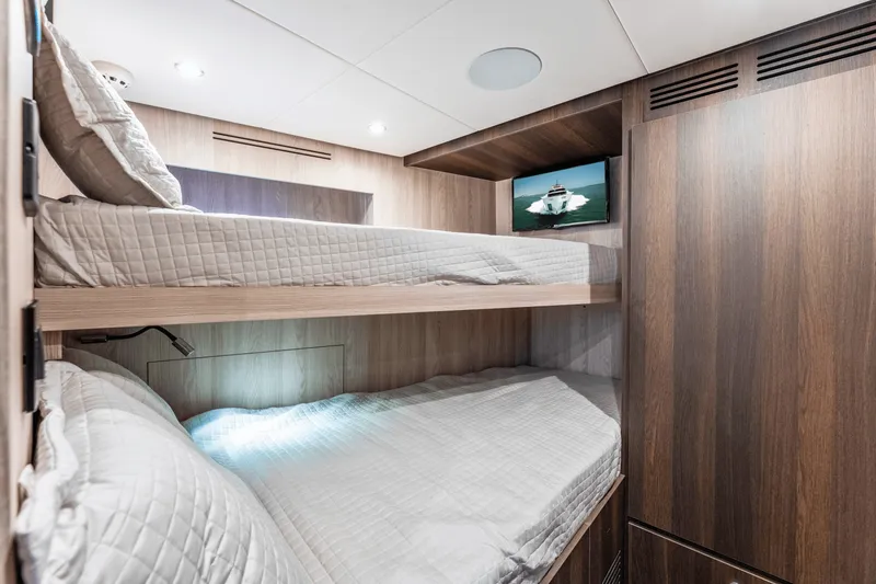 Slide: The Image of Azimut MAGELLANO 25 METRI 2023 - 94