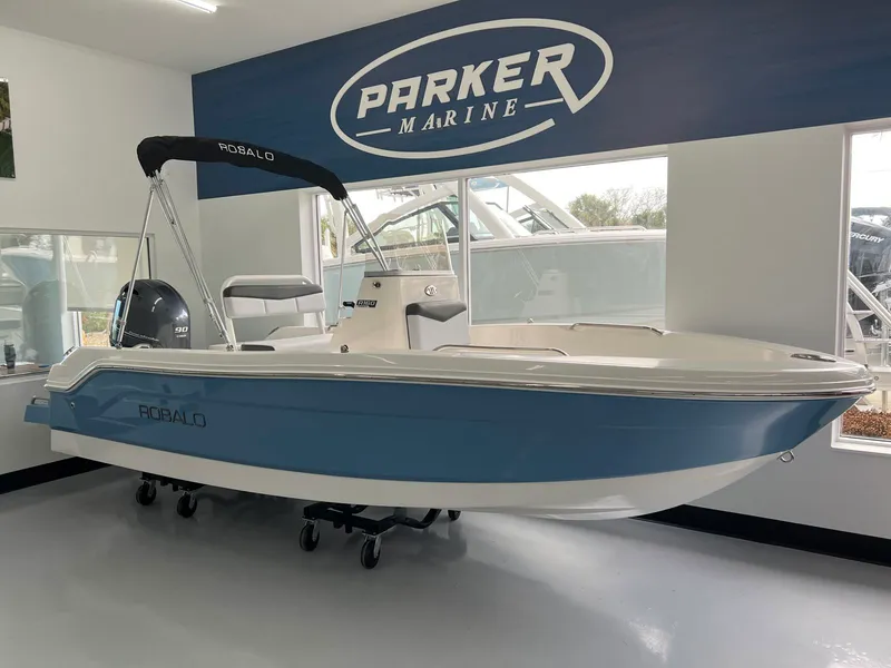 The Image of Robalo R160 2026 - 0