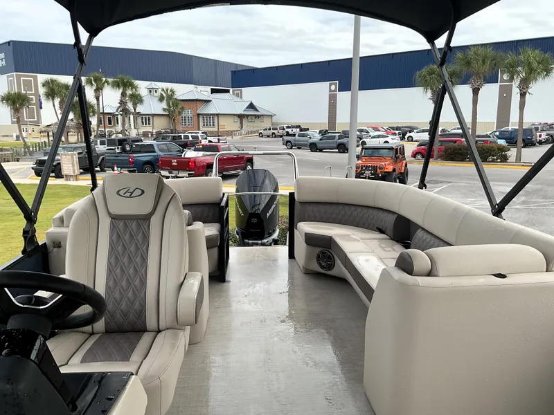 Slide: The Image of Harris Sunliner 230 2024 - 10