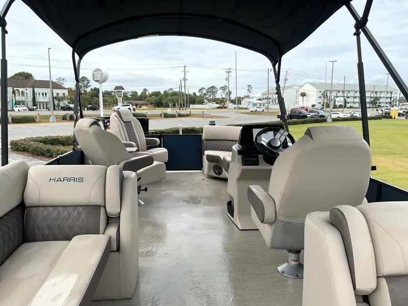Slide: The Image of Harris Sunliner 230 2024 - 15