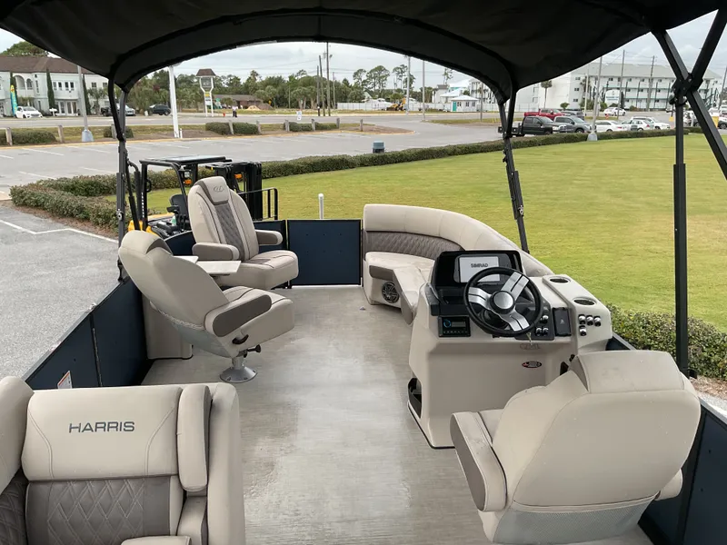 Slide: The Image of Harris Sunliner 230 2024 - 16