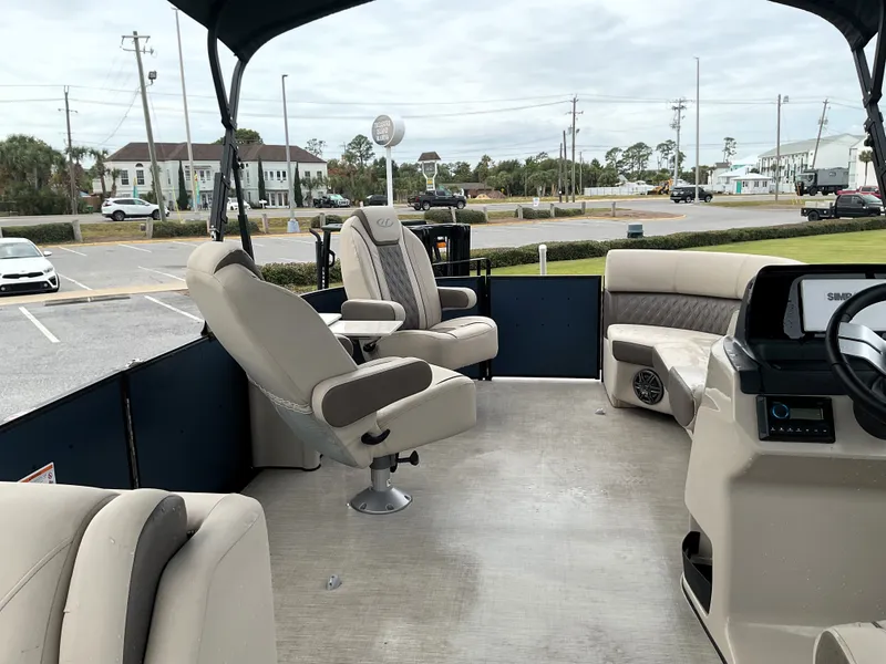 Slide: The Image of Harris Sunliner 230 2024 - 22