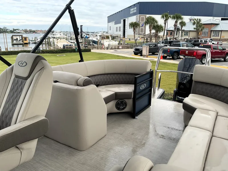 Slide: The Image of Harris Sunliner 230 2024 - 23