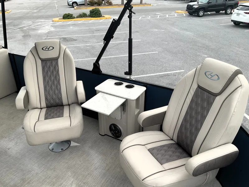 Slide: The Image of Harris Sunliner 230 2024 - 24