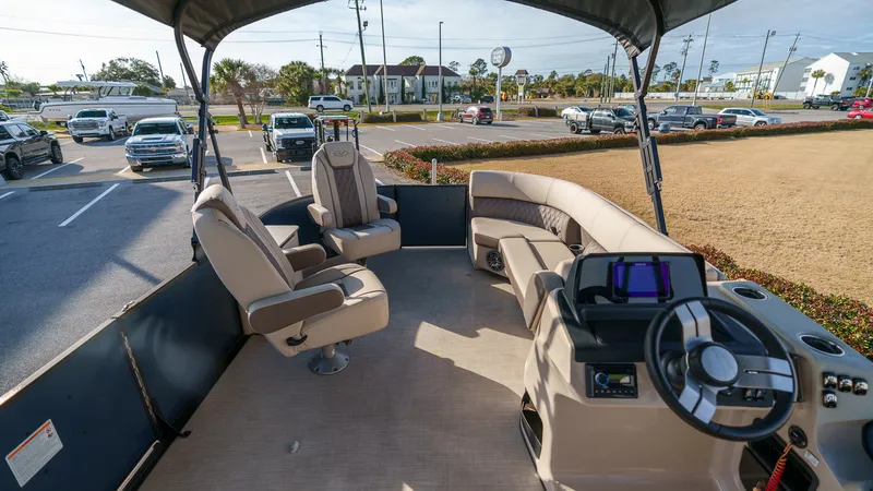 Slide: The Image of Harris Sunliner 230 2024 - 4