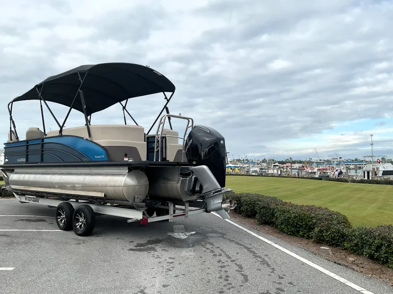 Slide: The Image of Harris Sunliner 230 2024 - 7