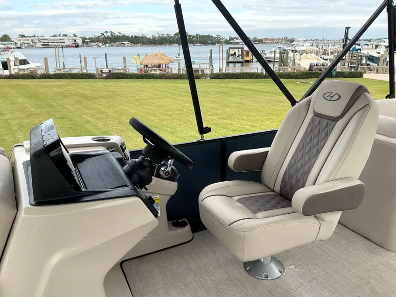 Slide: The Image of Harris Sunliner 230 2024 - 9