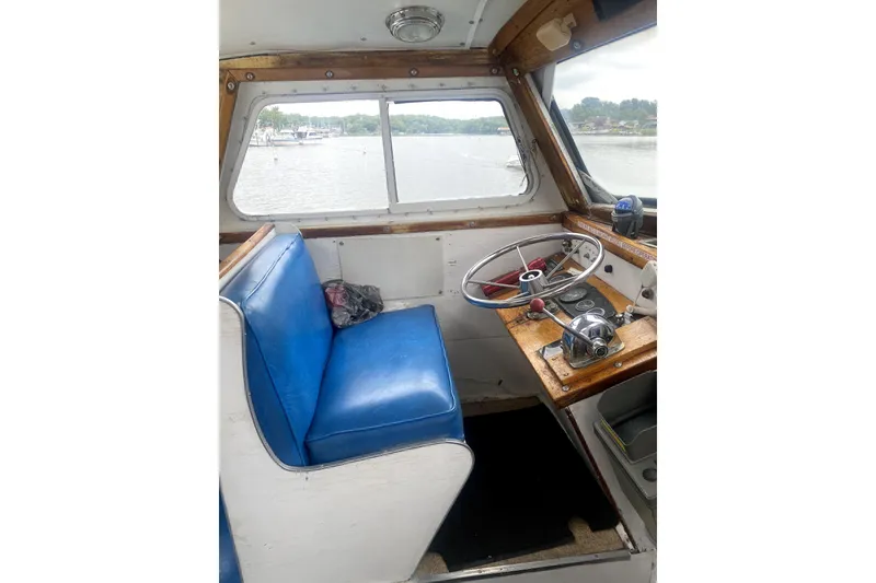 Slide: The Image of Custom Loureauville 33' Pilot Boat 1969 - 4