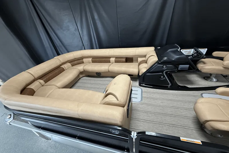 Slide: The Image of Premier 270 Intrigue 2024 - 17