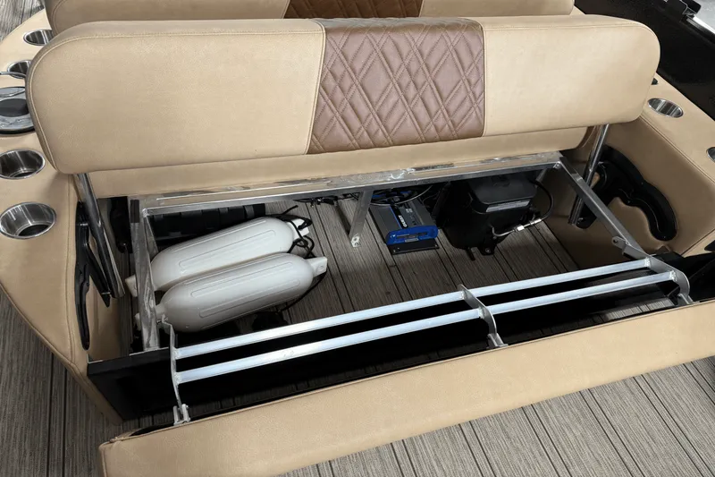 Slide: The Image of Premier 270 Intrigue 2024 - 36