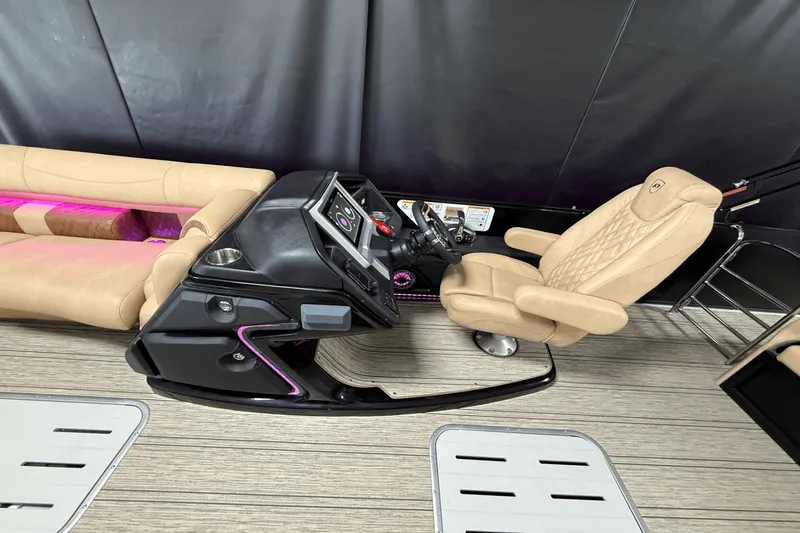 Slide: The Image of Premier 270 Intrigue 2024 - 43