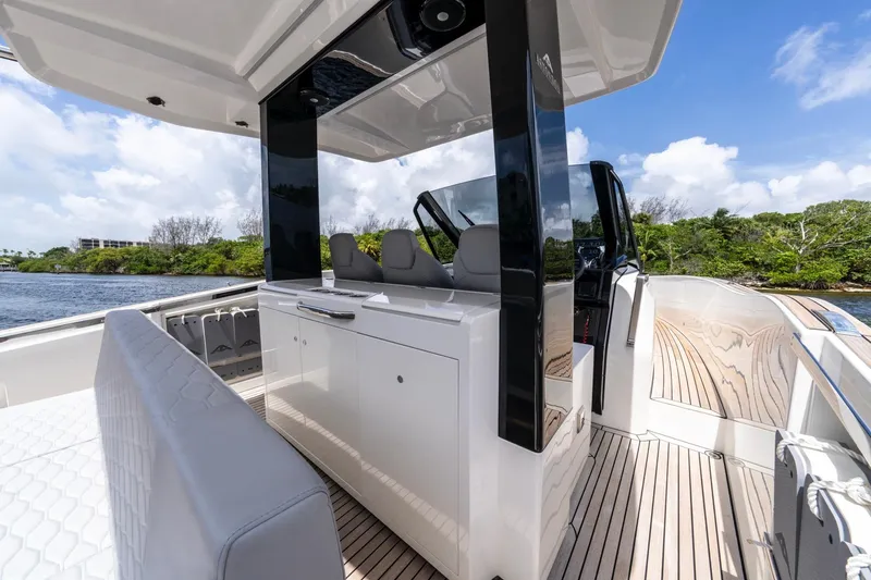 Slide: The Image of Astondoa 377 Coupe Outboard 2024 - 8