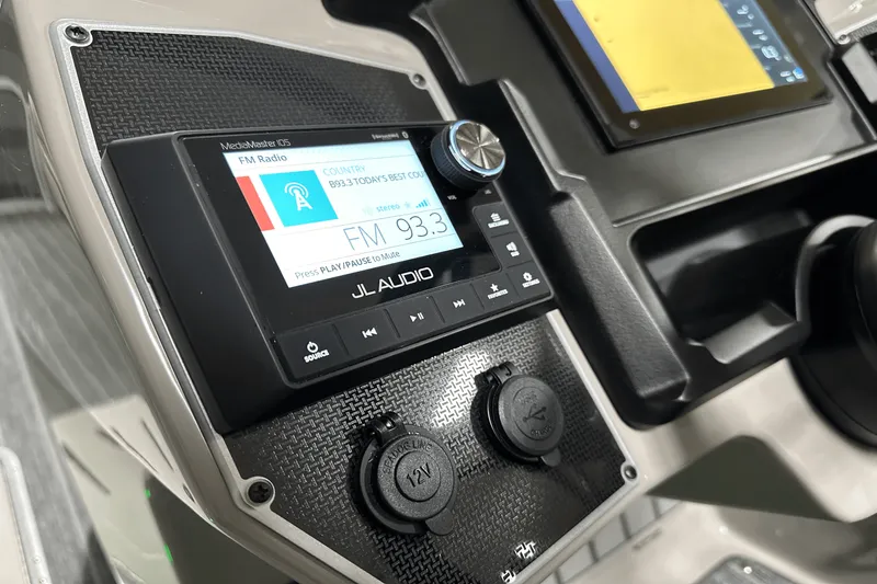 Slide: The Image of Premier 250 Solaris Sport 2024 - 102